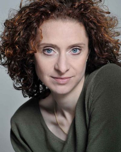 Julia-Goehrmann-Schauspielerin-Sängerin-Sprecherin-Moderatorin-Produzentin-4395-large-neu